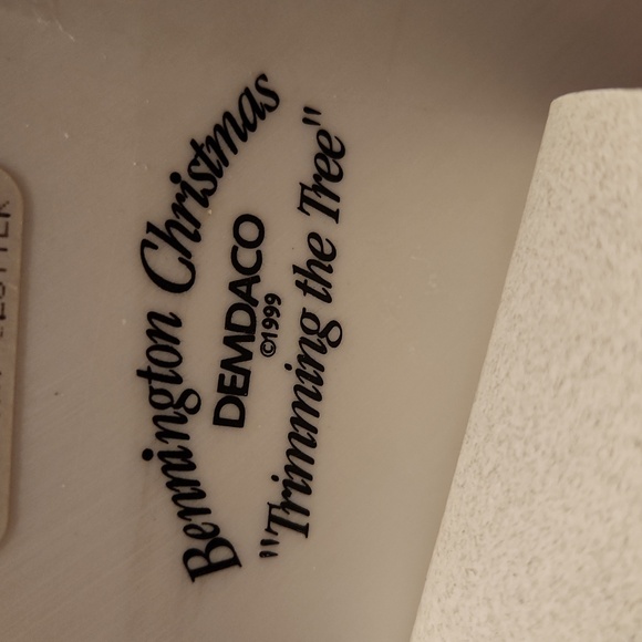 Bennington "Trimming the Tree" 1999 Demdaco Christmas Figurine 10-1/2" tall - Picture 5 of 5